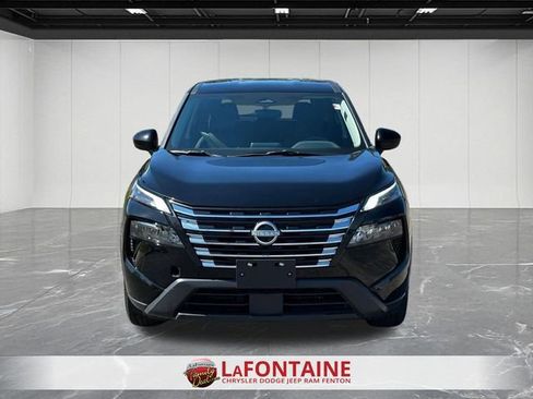 Used 2025 Nissan Rogue SV AWD/4WD image 8