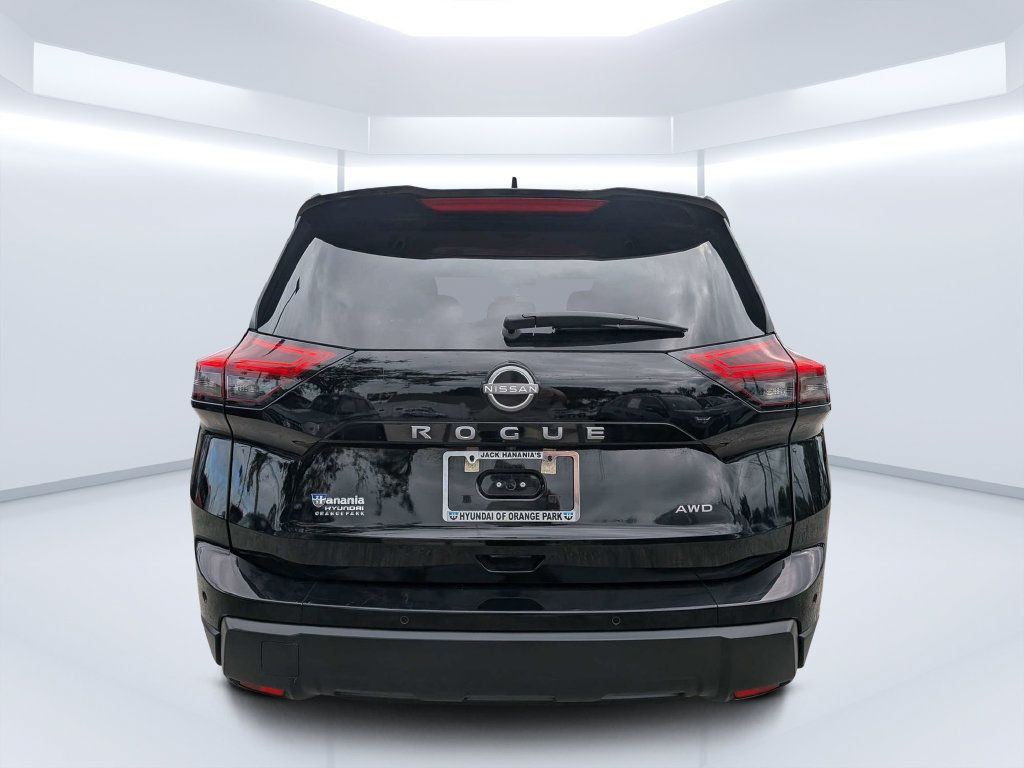 Used 2025 Nissan Rogue SV AWD/4WD image 5