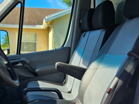 Used 2014 Mercedes-Benz Sprinter 3500 image 15