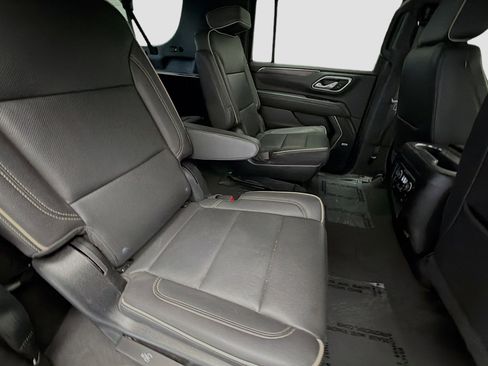 Used 2023 Chevrolet Suburban Premier image 14