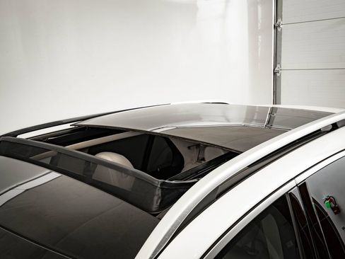 Used 2024 Mercedes-Benz GLE 350 4MATIC image 14