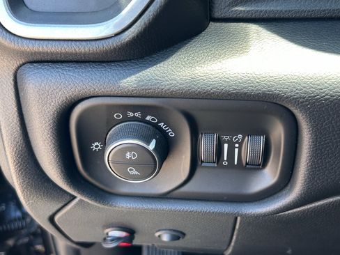 Used 2019 RAM 2500 Laramie AWD/4WD image 17