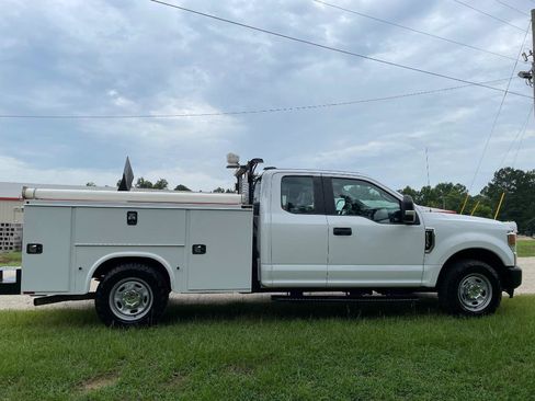 Used 2020 Ford F250 XL w/ Power Equipment Group RWD image 4