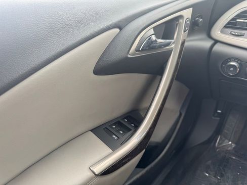 Used 2013 Buick Verano FWD image 30
