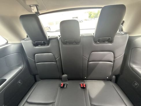 Certified 2024 Nissan Pathfinder SL w/ Black Appearance Package AWD/4WD image 21