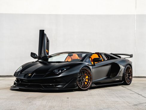 Used 2020 Lamborghini Aventador SVJ AWD/4WD image 1