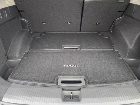 Used 2026 Nissan Rogue Platinum w/ Platinum Premium Package image 27