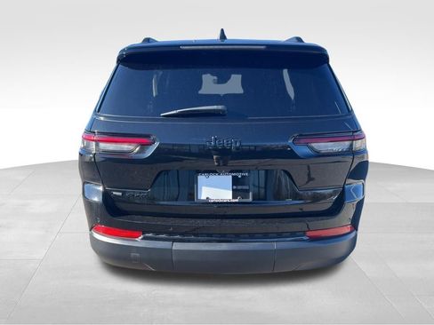 Used 2022 Jeep Grand Cherokee L Altitude image 6