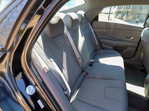 Used 2024 Hyundai Elantra SE image 49