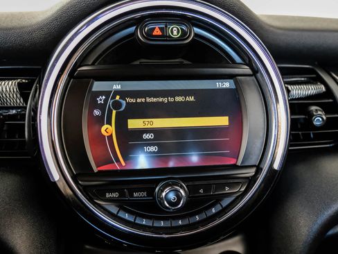 Used 2019 MINI Cooper S image 23