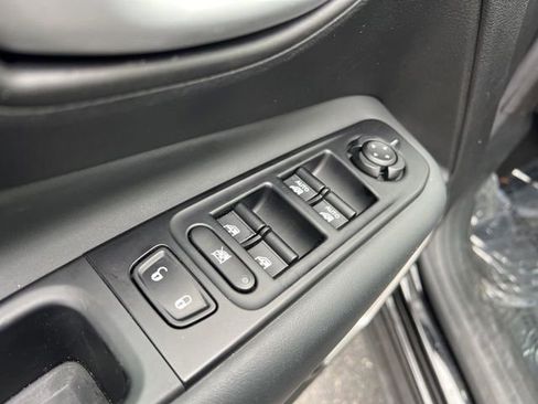 Used 2023 Jeep Renegade Latitude image 27