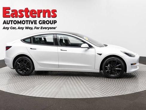 Used 2023 Tesla Model 3 Standard Range RWD image 4