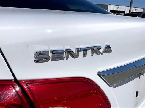 Used 2018 Nissan Sentra S image 21