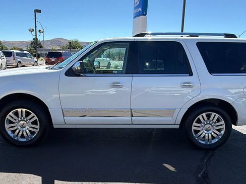 Used 2014 Lincoln Navigator 4WD image 6