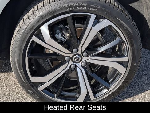 Used 2025 Volvo XC60 B5 Ultra w/ Protection Package Premier AWD/4WD image 10