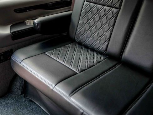 Used 2023 Chevrolet Express 2500 image 81