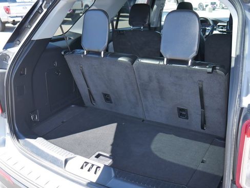 Used 2022 Ford Explorer XLT w/ Equipment Group 202A AWD/4WD image 18