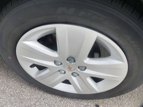 Used 2010 Chevrolet Impala LS FWD image 10