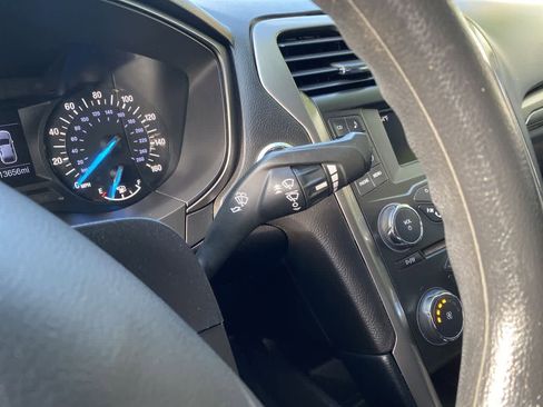 Used 2017 Ford Fusion SE FWD image 24