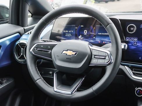 New 2026 Chevrolet Equinox EV LT image 14