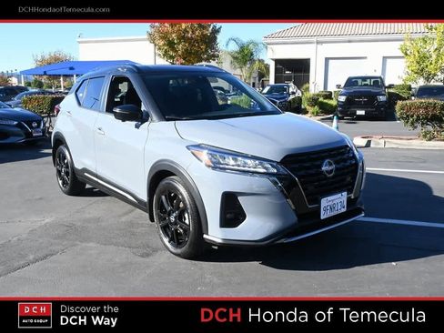 Used 2023 Nissan Kicks SR image 3