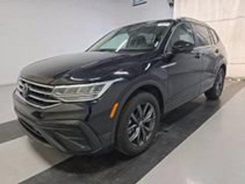 Used 2023 Volkswagen Tiguan SE FWD image 19