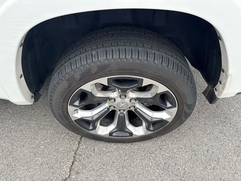 Used 2023 RAM 1500 Limited w/ Body Color Bumper Group image 5