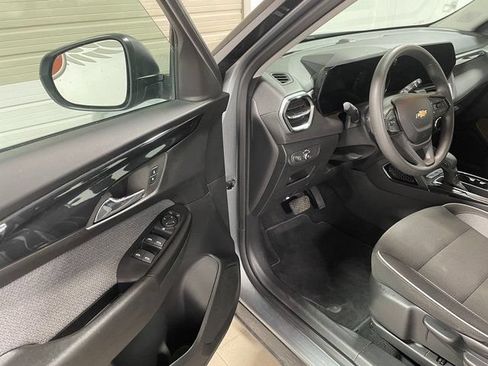 Used 2024 Chevrolet TrailBlazer LS FWD image 10