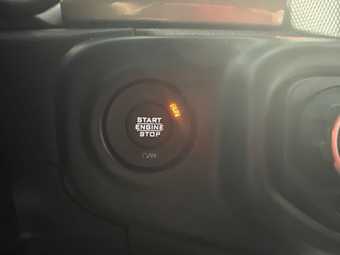 Used 2020 Jeep Wrangler Unlimited Sahara AWD/4WD image 26