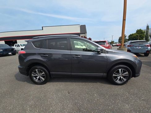 Used 2017 Toyota RAV4 XLE image 3