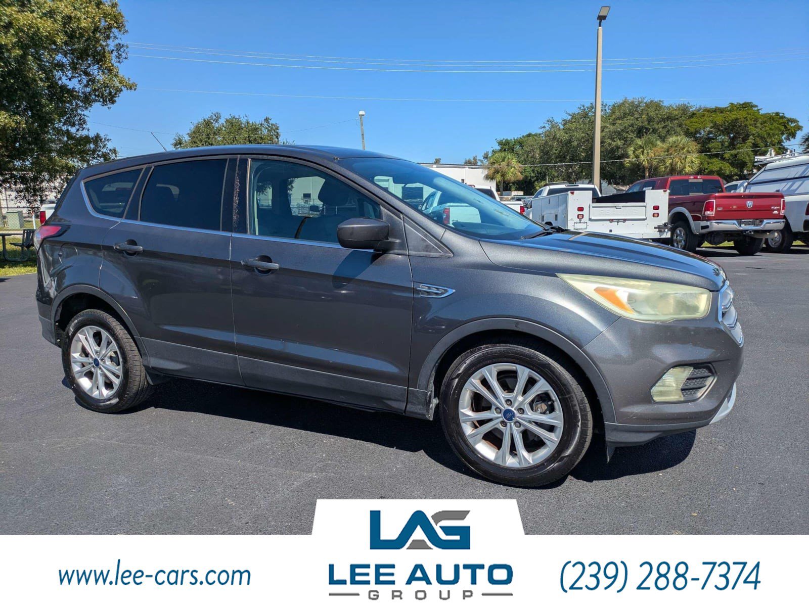 Used 2017 Ford Escape SE FWD image 1