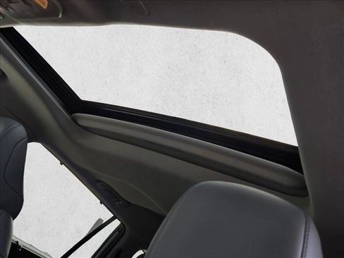 Used 2023 Toyota Highlander Limited image 15