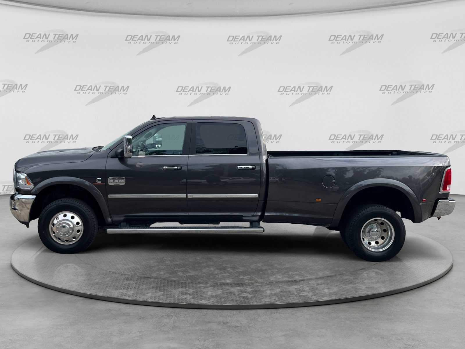 Used 2018 RAM 3500 Laramie Longhorn AWD/4WD image 4