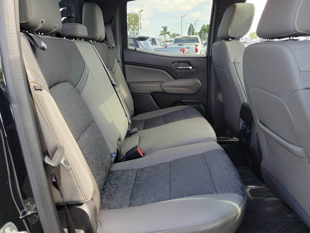 Used 2024 Chevrolet Colorado ZR2 w/ Technology Package AWD/4WD image 25