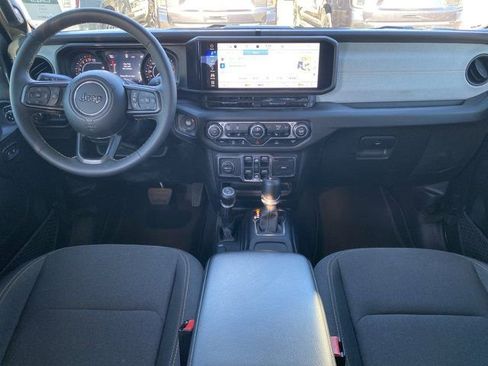 Used 2024 Jeep Gladiator Sport image 13