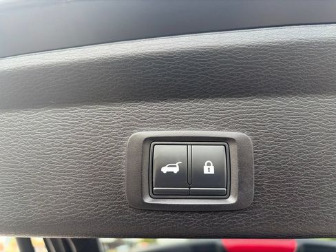 Used 2022 Mitsubishi Outlander SE AWD/4WD image 16