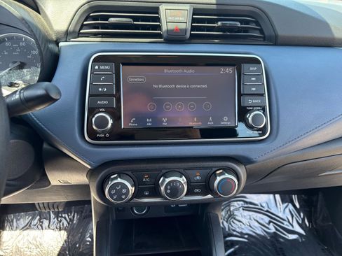Used 2025 Nissan Versa SV FWD image 17