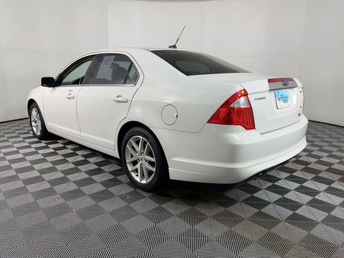 Used 2010 Ford Fusion SEL image 2