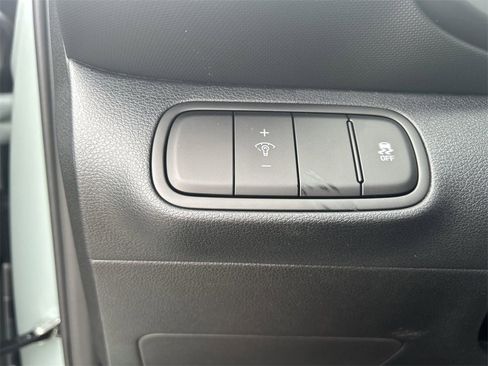 New 2025 Hyundai Venue Limited image 25