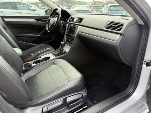 Used 2019 Volkswagen Passat 2.0T Wolfsburg image 12