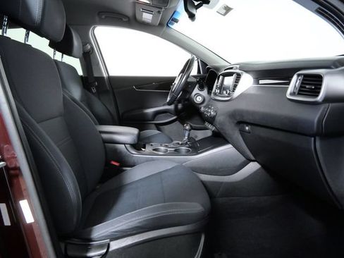 Used 2017 Kia Sorento AWD w/ LX Convenience Package image 7