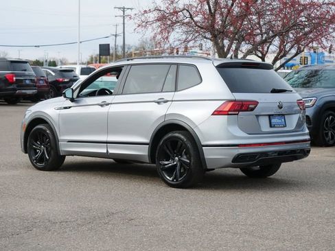 Certified 2024 Volkswagen Tiguan SE R-Line image 5