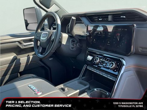 Used 2025 GMC Sierra 2500 AT4 w/ AT4 Premium Plus Package AWD/4WD image 16