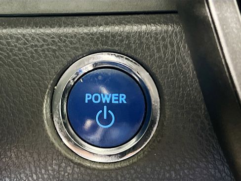 Used 2019 Toyota Camry XLE w/ Driver Assist Package image 24