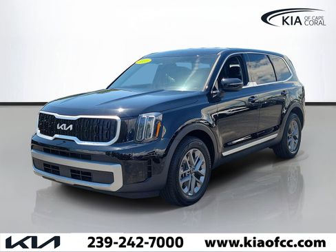 Certified 2023 Kia Telluride LX FWD image 3
