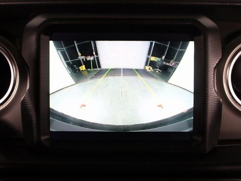 Used 2023 Jeep Wrangler Sahara image 24