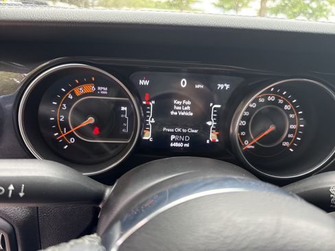 Used 2021 Jeep Wrangler Unlimited Sahara AWD/4WD image 26