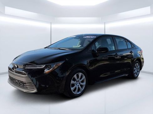 Used 2024 Toyota Corolla LE FWD image 7