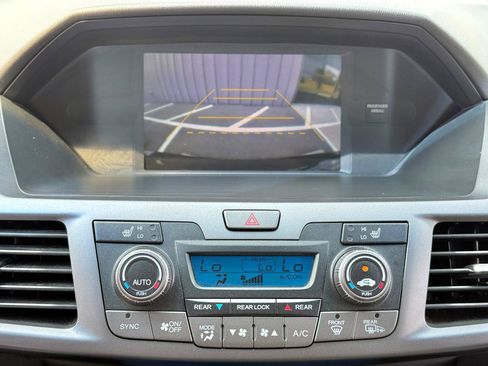 Used 2011 Honda Odyssey Touring image 16