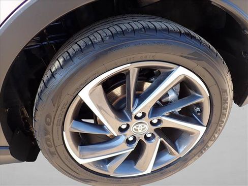Used 2020 Toyota C-HR Limited FWD image 7